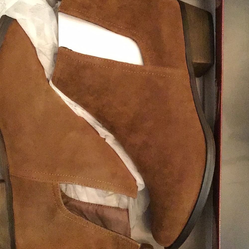 Breckelle’s Suede-like Boots Size 10